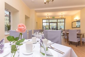 Hotel Lazur