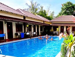 Makara Bungalows