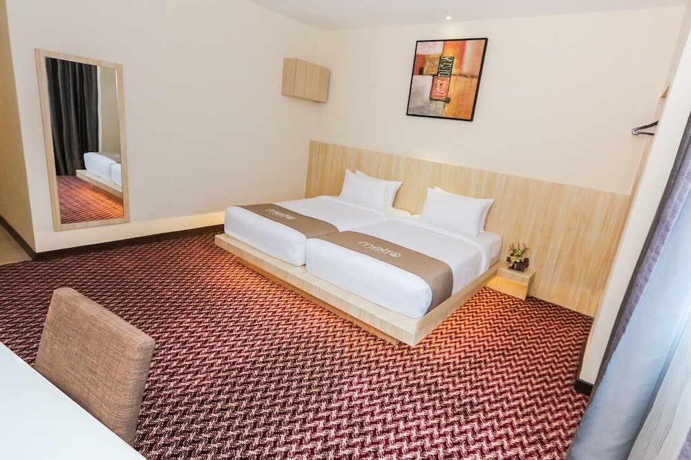 Metro Hotel