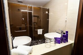 Metro Hotel