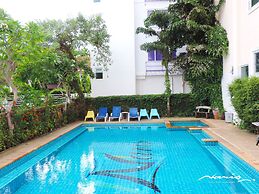 Naris Art Hotel