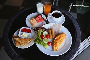 Naris Art Hotel