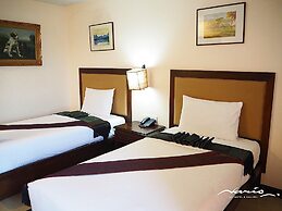 Naris Art Hotel