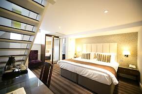 The Pillar Hotel