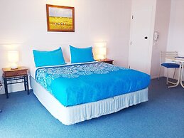 Golden Glow Motel