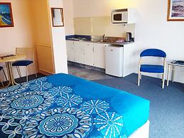 Golden Glow Motel