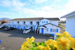 Golden Glow Motel