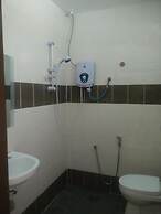 Penarak Bamboo Beach Motel