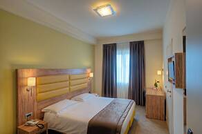 GigaHotel