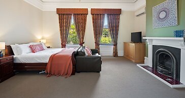 Clydesdale Manor