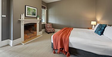 Clydesdale Manor