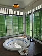A-Te Chumphon Hotel