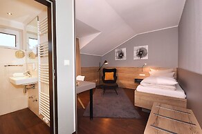 Hotel am Berghang