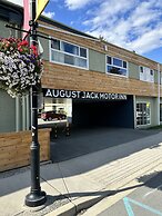 August Jack Motor Inn