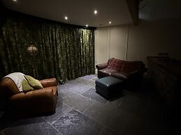 Bradleigh Lodge