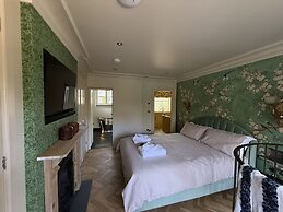Bradleigh Lodge