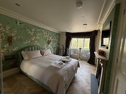 Bradleigh Lodge