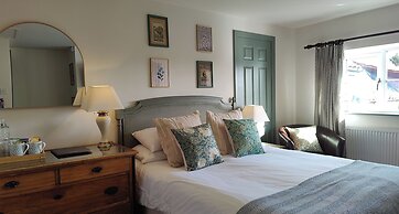 The Royal Oak Inn