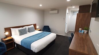 Antonio Mews Motel