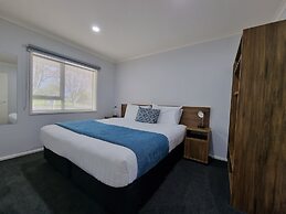 Antonio Mews Motel