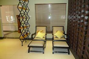 Lombok Raya Hotel