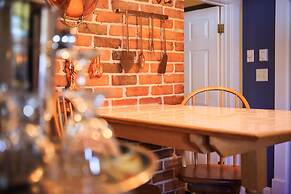Leaside Manor by The Leaside Group