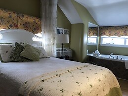 Leaside Manor by The Leaside Group