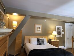 Leaside Manor by The Leaside Group
