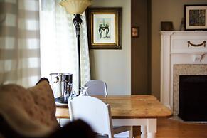 Leaside Manor by The Leaside Group
