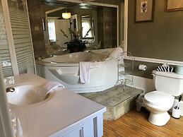 Leaside Manor by The Leaside Group
