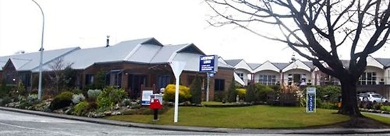 Lakefront Lodge