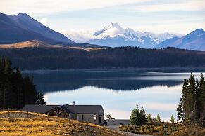 Mt Cook Lakeside Retreat