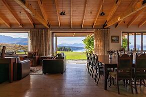 Mt Cook Lakeside Retreat