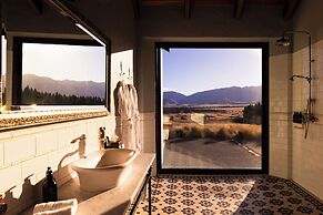 Mt Cook Lakeside Retreat