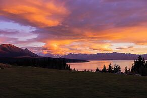 Mt Cook Lakeside Retreat