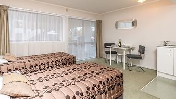 Outrigger Motel
