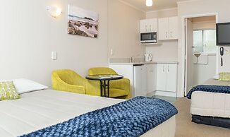 Outrigger Motel