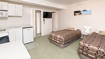 Outrigger Motel