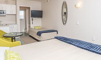 Outrigger Motel