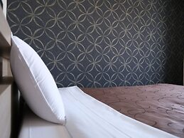 Swanky Hotel Otomo