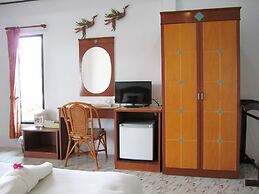 Lanta Il Mare Beach Resort