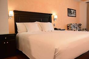 La Posada Hotel & Beach Club