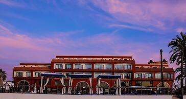 La Posada Hotel & Beach Club