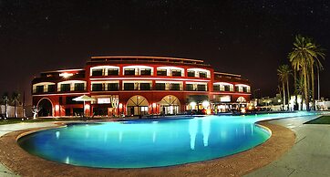 La Posada Hotel & Beach Club