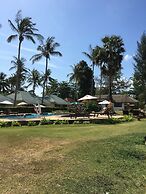 Good Days Lanta Beach Resort