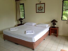 Good Days Lanta Beach Resort