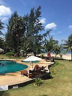 Good Days Lanta Beach Resort