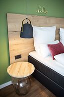 Hotel, Restaurant und Weinhandel Weinbek