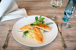 Hotel, Restaurant und Weinhandel Weinbek