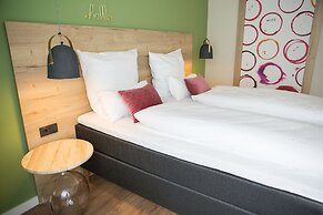 Hotel, Restaurant und Weinhandel Weinbek